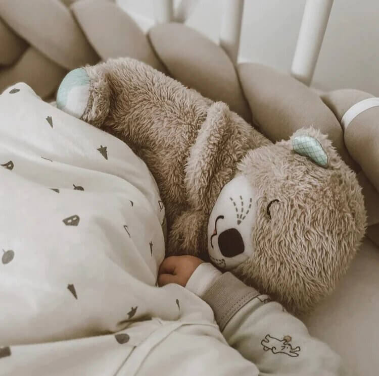 Hugsy™ – Trankviliga Muziko kaj Lumo Pluŝa Ludilo