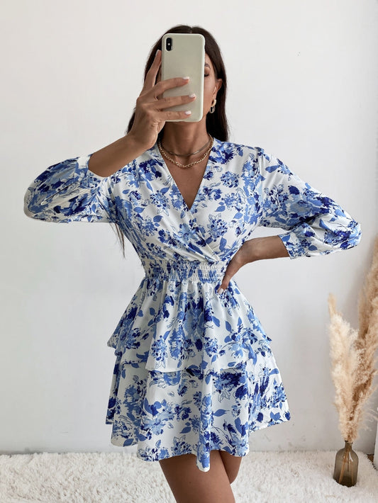 Robo kun flora ŝablono, kuntirita talio, tavoligita rando