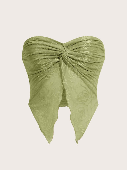 Tubbrustĉemizo kun tordaĵo antaŭe, nesimetria rando,