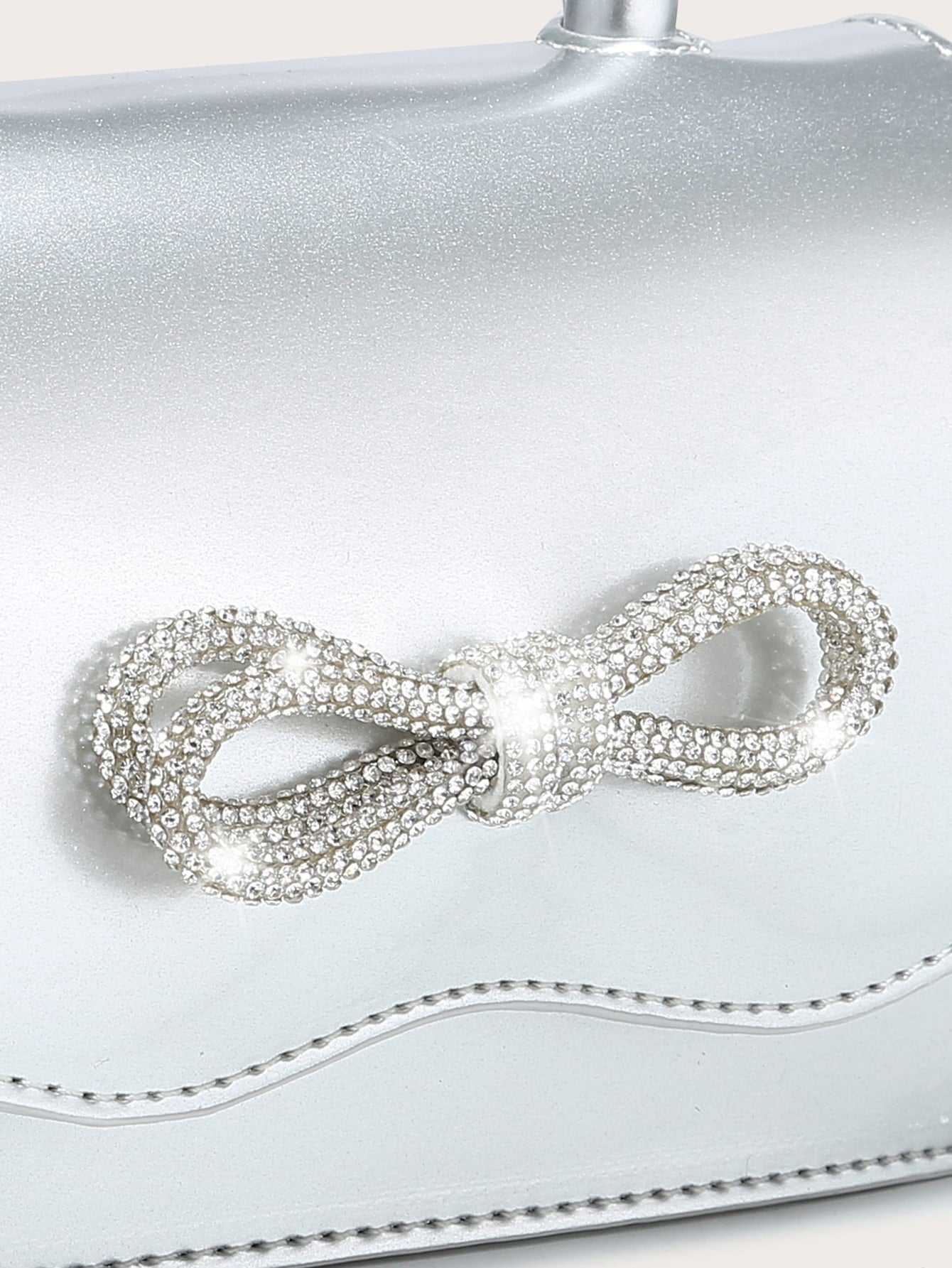 Kvadrata saketo kun mini-ŝtofoj kaj bantornamaĵo, PU-klapo, por ĉiutaga uzo