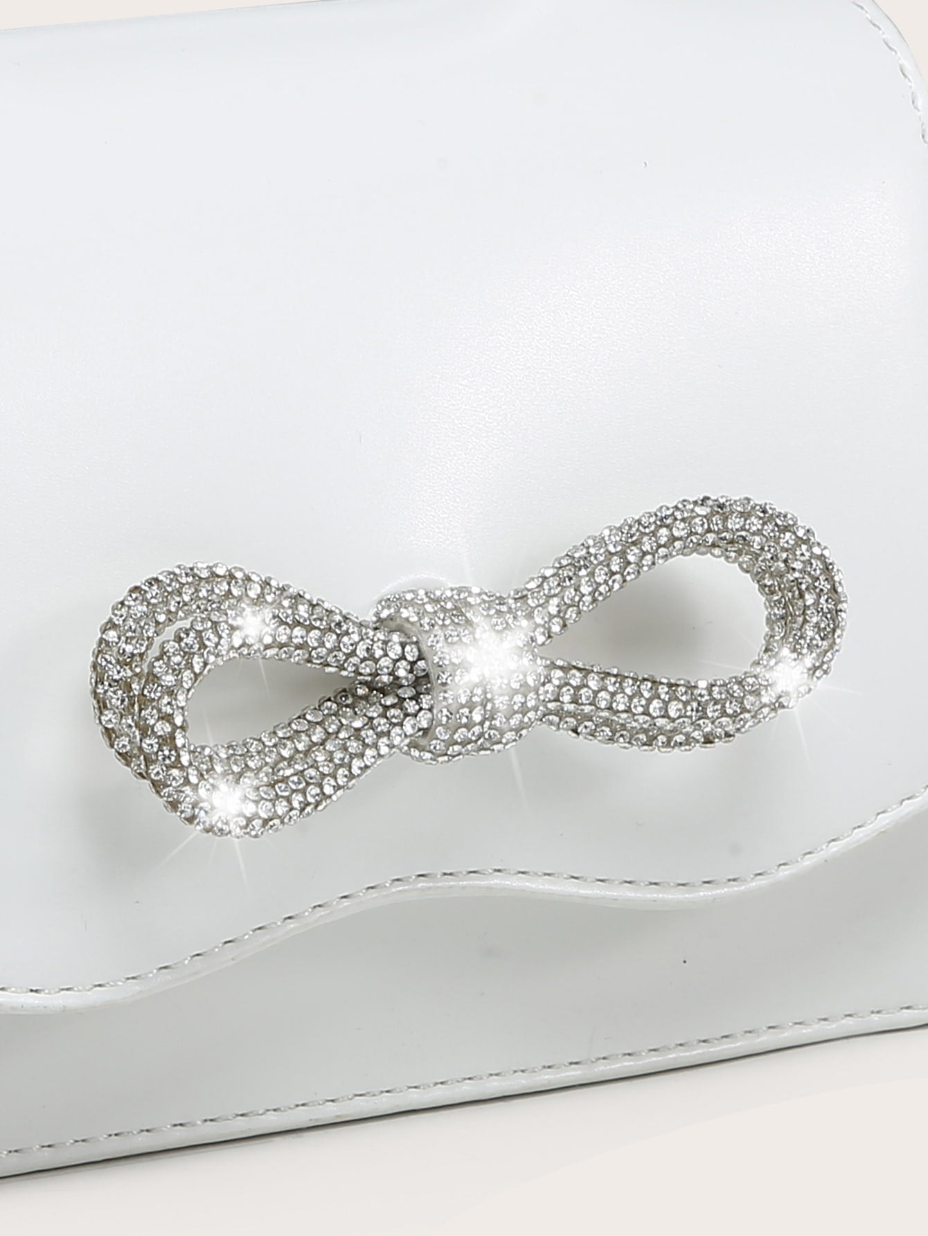 Kvadrata saketo kun mini-ŝtofoj kaj bantornamaĵo, PU-klapo, por ĉiutaga uzo