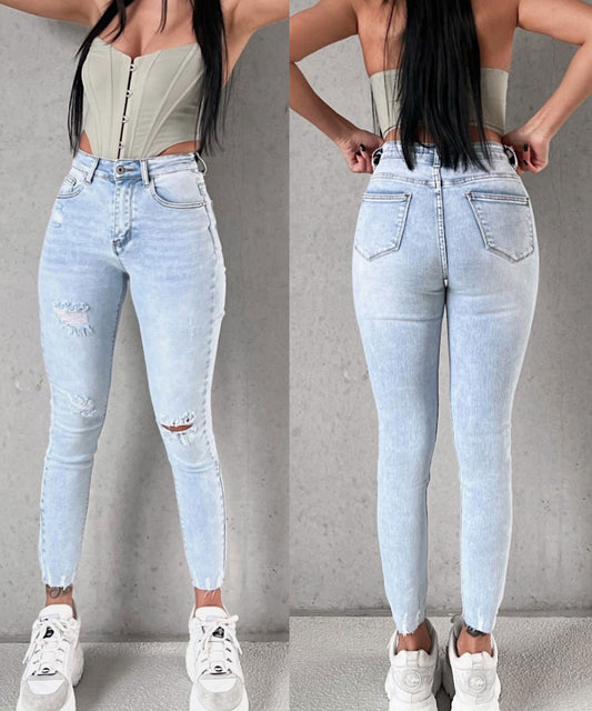 Mallarĝaj Ĝinzoj Pilar Helbluaj