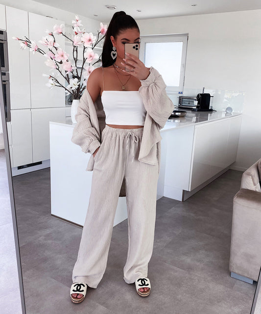 Muslinaj Pantalonoj Abril Bejĝaj