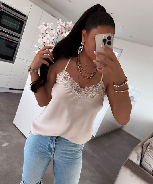 Punta Satena Supraĵo Cecilia Bejĝkolora