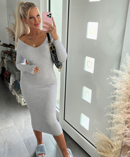 Aprila Griza Trikita Robo