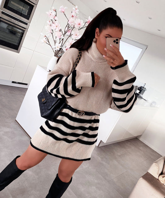 Margarethe Bejĝkolora Trikita Robo