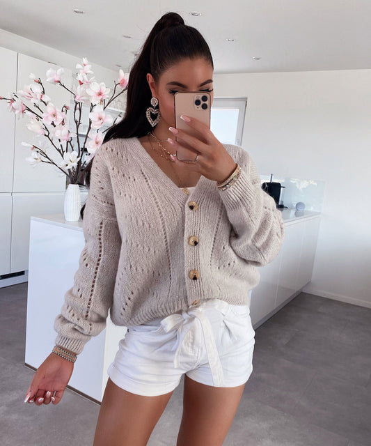 Alicia Bejĝkolora Kardigano